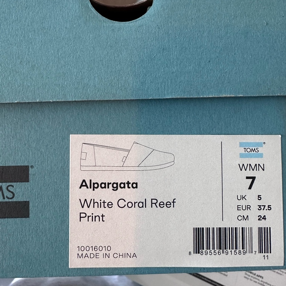 NEW Women’s TOMs- Alpargata coral reef print size 7